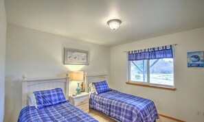 3 bedrooms, desk, iron/ironing board, free WiFi