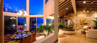 LUXURY MEXICAN VILLA