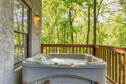 1. 5 Miles Off Main Pigeon Forge Parkway-vapaa Wifi-ulkouima-allas pääsee kävelyetäisyydellä-allaspöytä