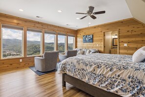 5 bedrooms, iron/ironing board, free WiFi, bed sheets