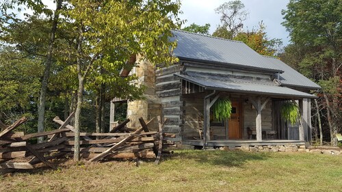 Get away from it all! Restored 1800 log cabin on 40 acres - NO cleaning fee!