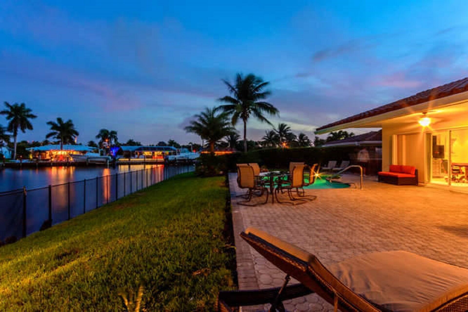 Waterfront - Beach,  Heated Pool, Hot Tub, Kayak and SUP's