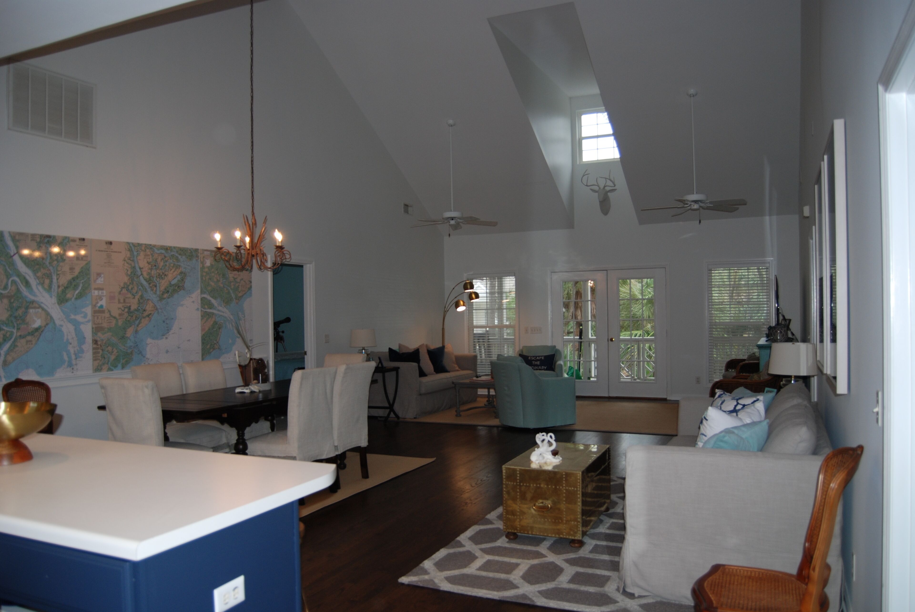 2 minute ride to the beach. 4 amenity cards included with weekly rentals. 