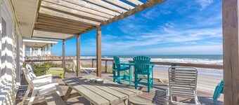 Zzzz's By The Seas - Oceanfront 3 BR cottage in Surf City!  Dog Friendly!