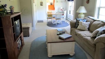 Smart TV, DVD player, books, printers