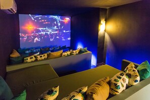 Interior - Ultra Luxury Balinese Style, Private Pool, Theater, Game-room (Manuel Antonio)