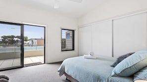 3 bedrooms, iron/ironing board, free WiFi