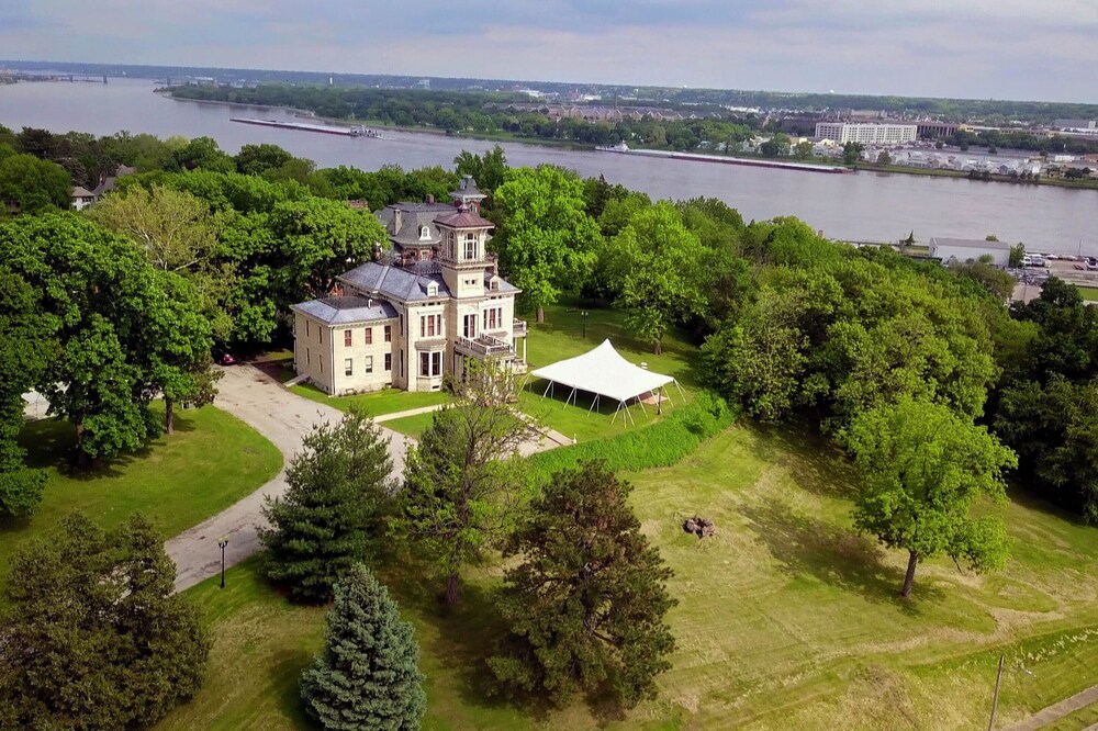 The Renwick Mansion - One of Davenport's finest historic properties