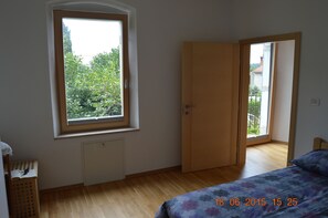 3 Schlafzimmer, Bügeleisen/Bügelbrett, WLAN, Bettwäsche
