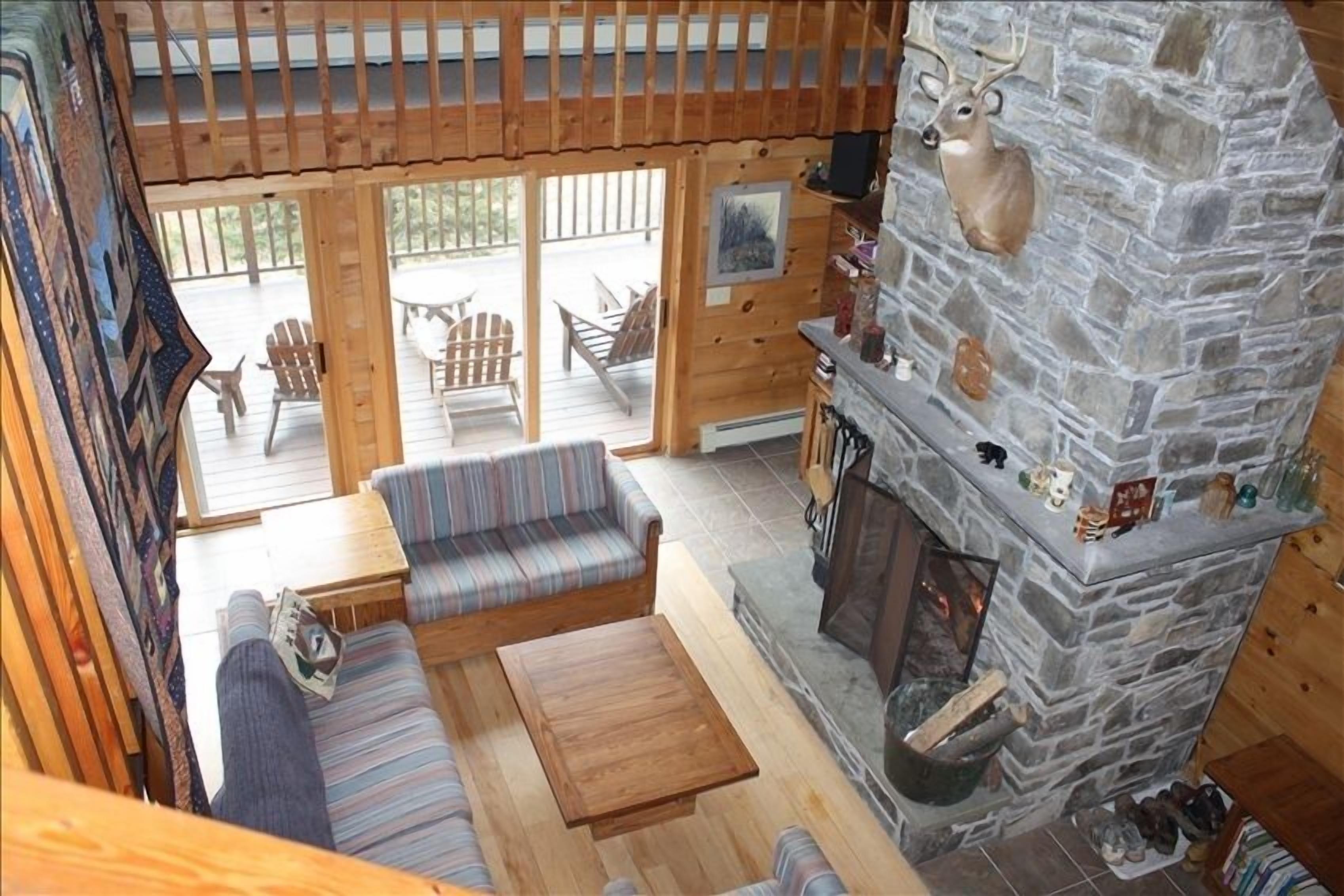 Secluded Catskill Mountain Log Cabin, Breathtaking Vista, Private, Relaxing