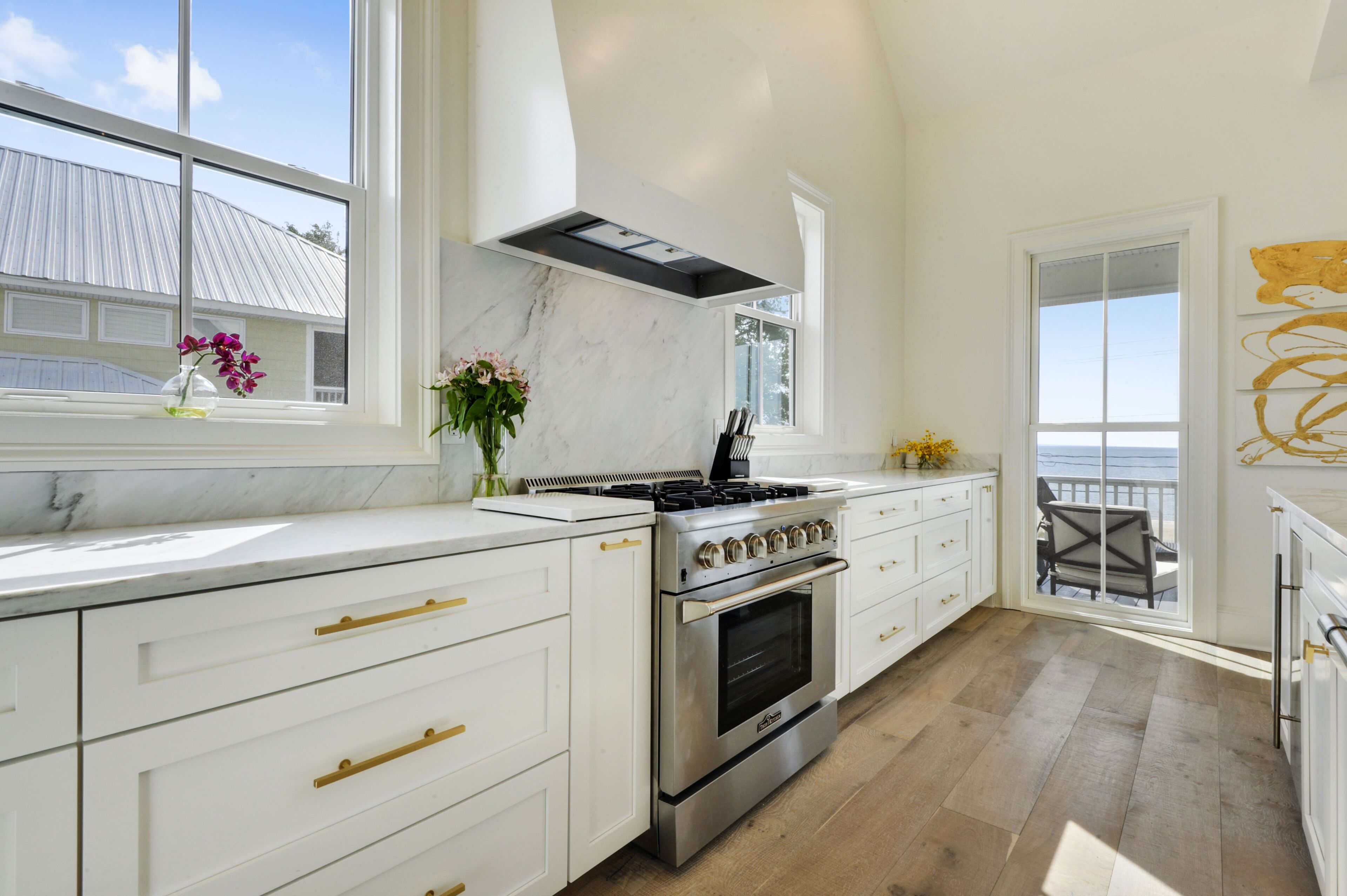 Beautiful Beachfront Home! Enjoy the Best of Waveland and Bay St Louis