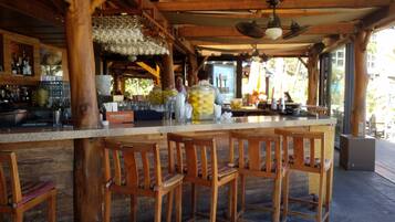 Bar (en la propiedad)