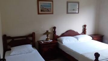 2 habitaciones, tabla de planchar con plancha y wifi gratis