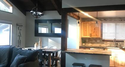 Walking distance to the lake! Enjoy a slice of Tahoe and Kings Beach beauty!!!