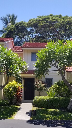 Exterior - OHANA means FAMILY! Stay at the beautiful Ohana Beach Retreat in Keauhou! (Kailua-Kona)