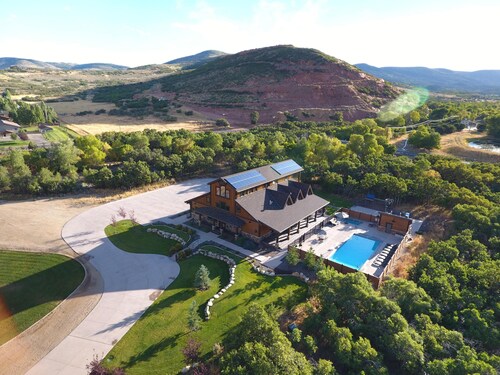 Silver Springs Lodge in the Heber Valley