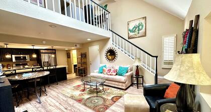Suite Uptown Sedona - The Sweet Spot to be! Walk to Shopping and Dining.