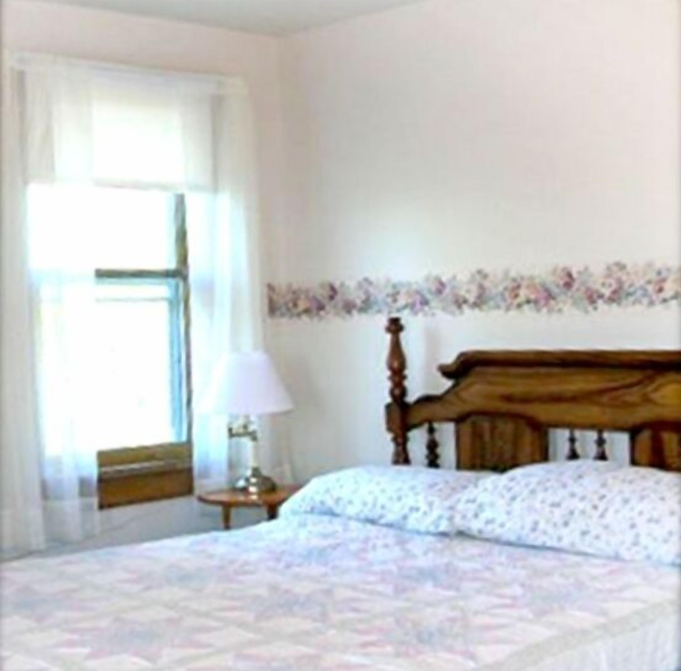 Harmony House, peace on South Bay, Pelee Island