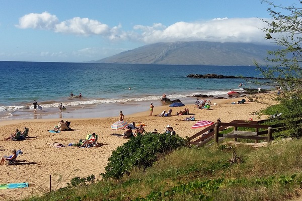 Ubicación cercana a la playa y toallas de playa