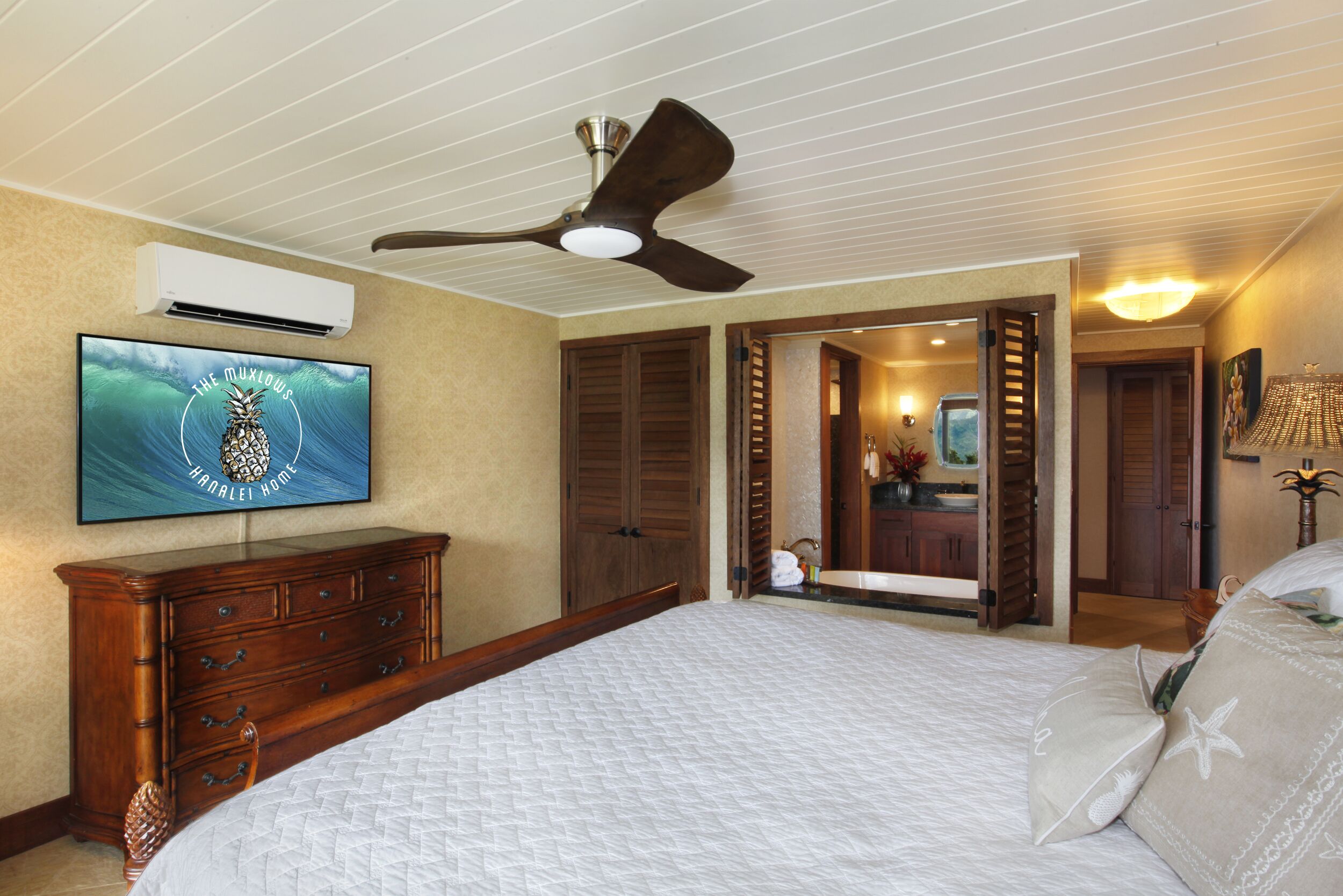 3 bedrooms, in-room safe, iron/ironing board, travel cot