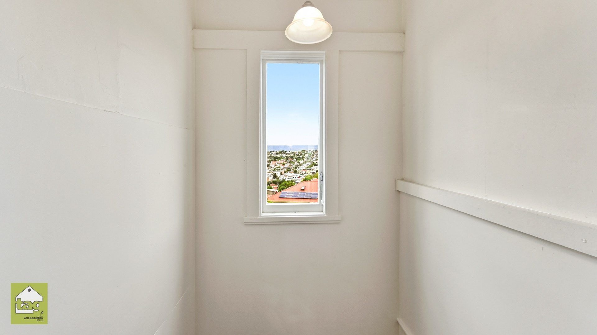 Original character features — image 15