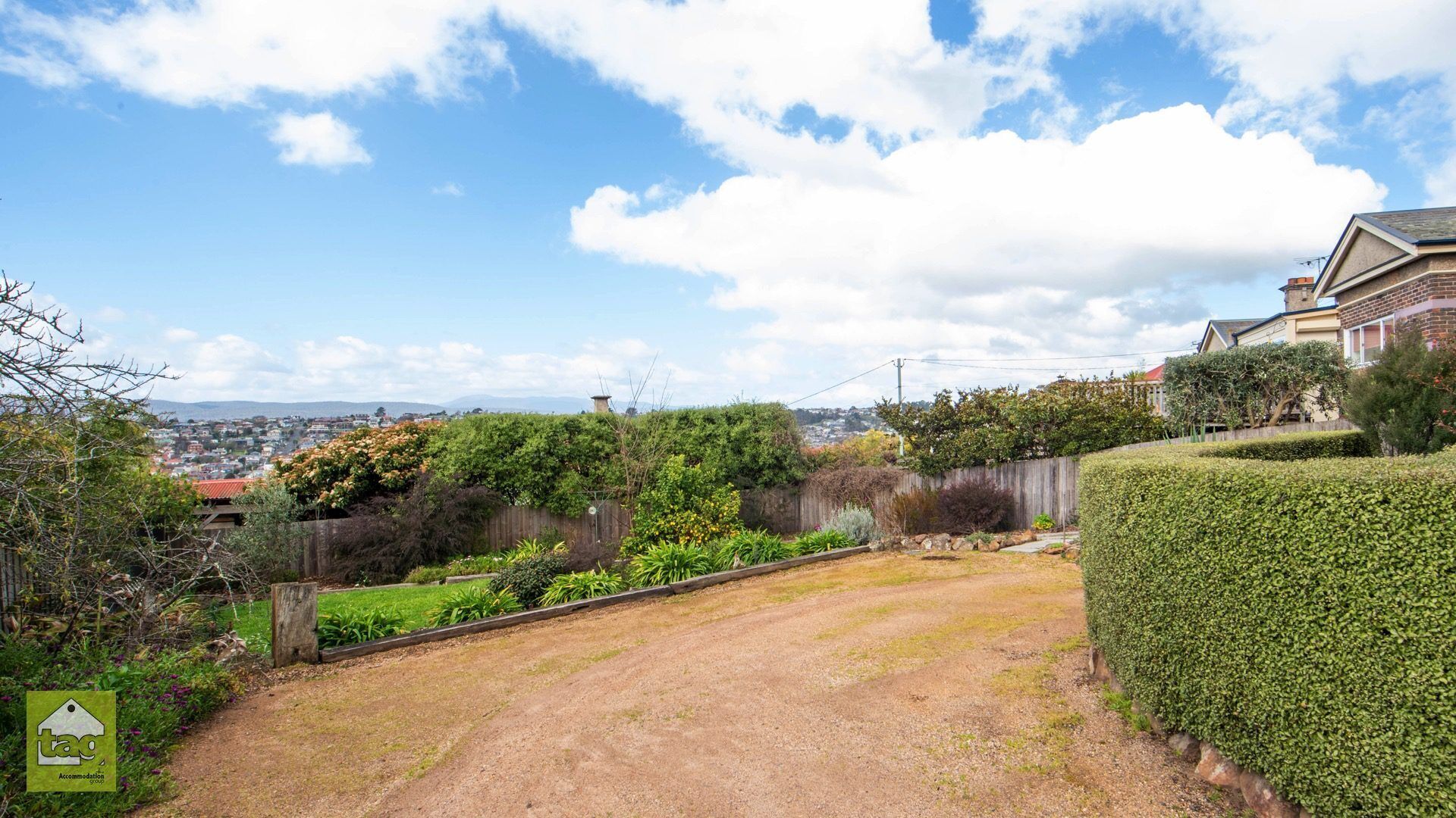 Original character features — image 20