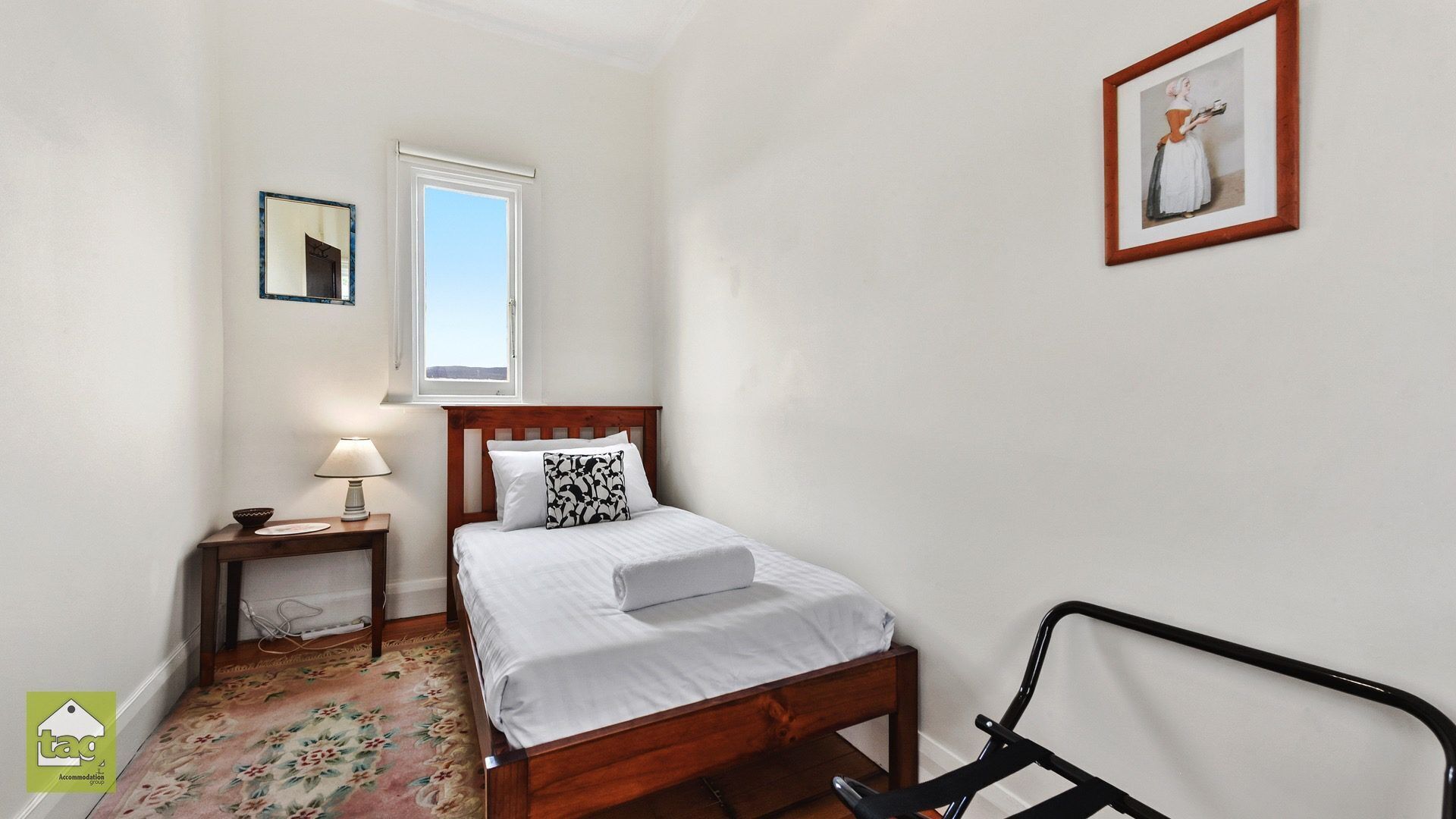 Original character features — image 10