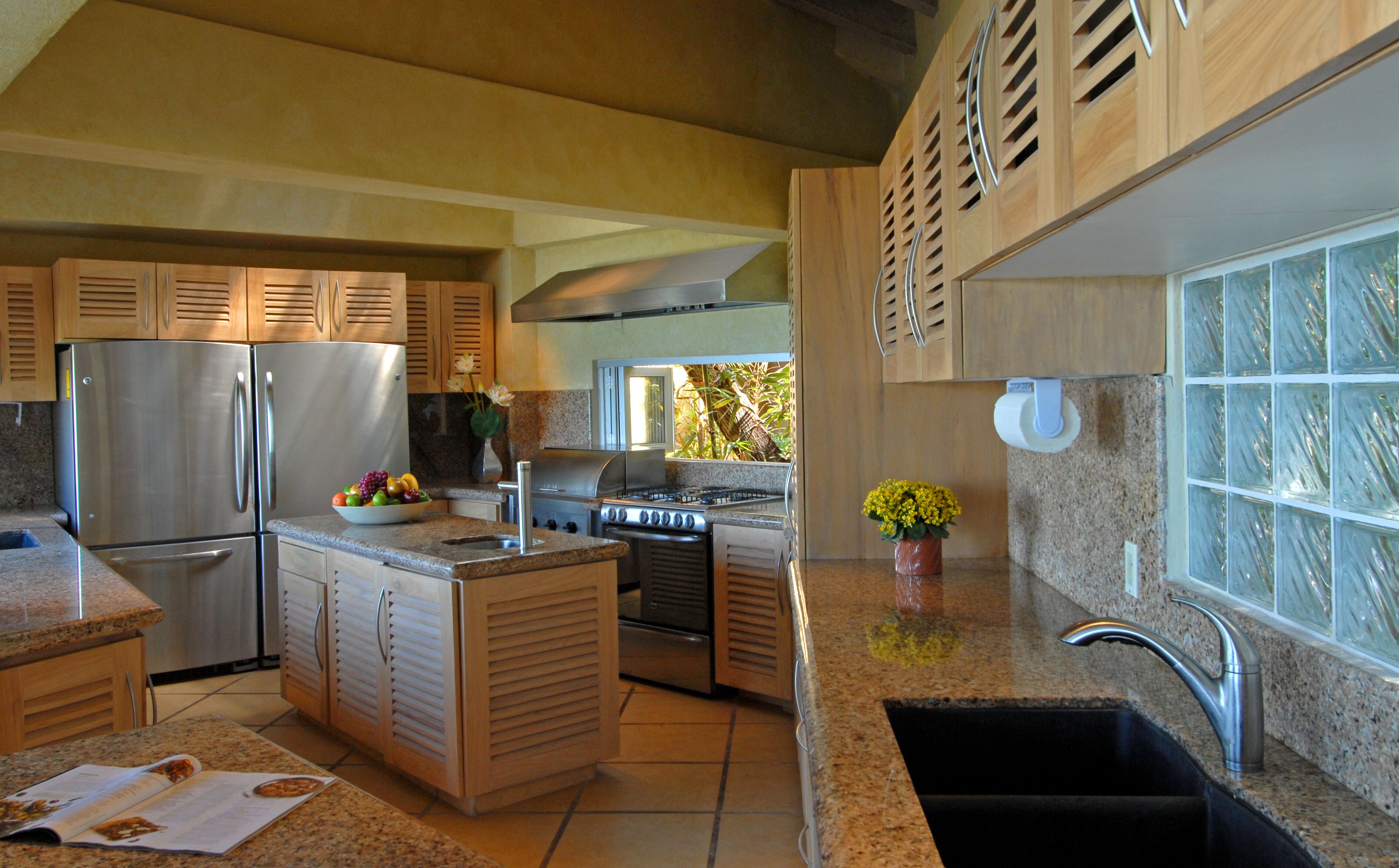 4 BR private beachfront villa w/staff, pool & best location in Puerto Vallarta