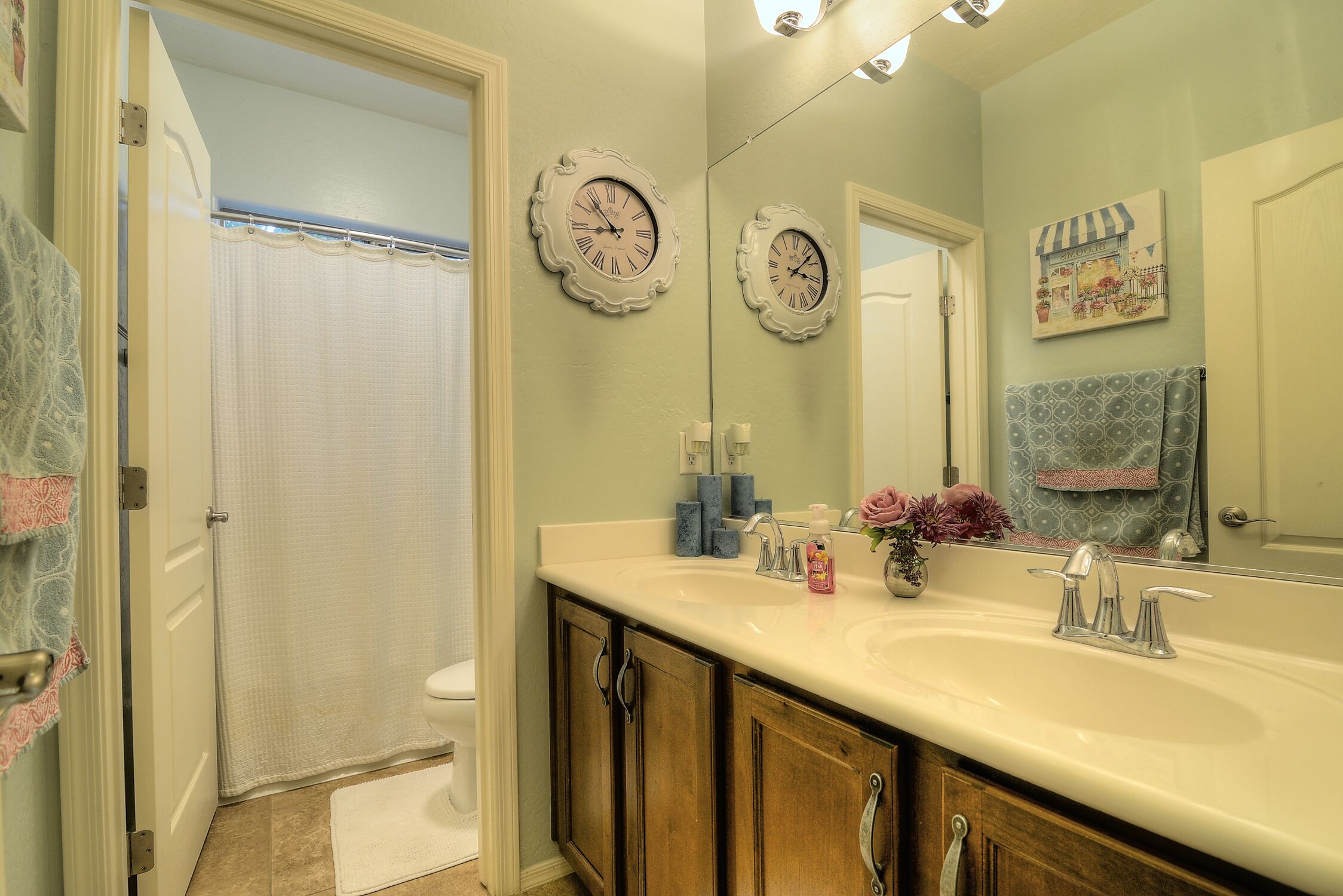 Charming Goodyear home! Perfect for spring training.