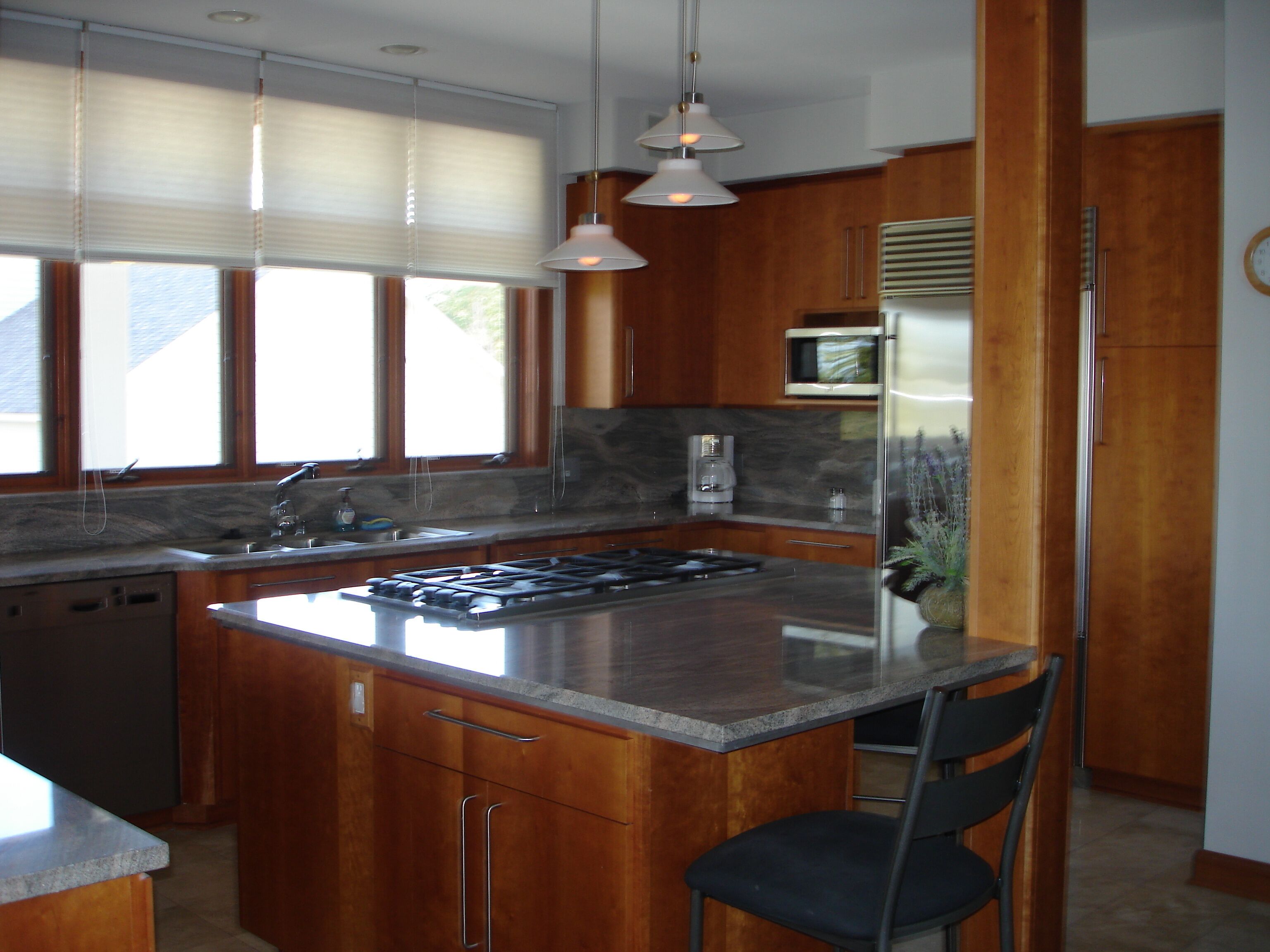 Spacious 6 Bedroom Lakehouse