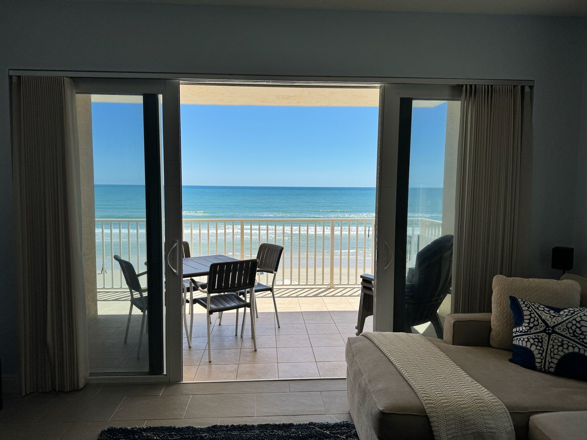 Smart TV, stereo, offices