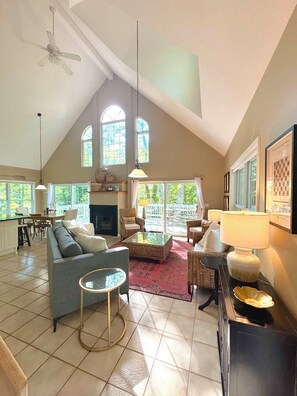 Smart TV, stereo - Large home w/private Lake MI Beach access and convenient to local attractions (Mears)