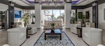 On sand!! Fort Lauderdale by the Sea Beach, Ocean Manor Resort condo-hotel Pool