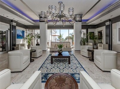 On sand!! Fort Lauderdale by the Sea Beach, Ocean Manor Resort condo-hotel Pool