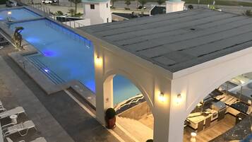 Outdoor pool, a heated pool