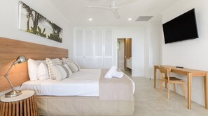2 bedrooms, iron/ironing board, free WiFi, bed sheets
