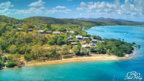 Beach nearby - LLEWELLA -1170 water views (Seventeen Seventy)