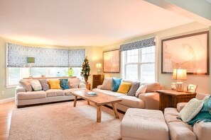 TV, fireplace, offices