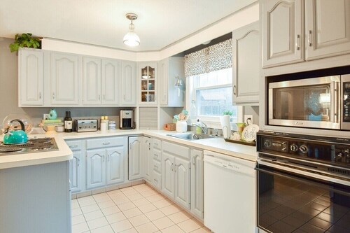 Spacious w/ Basketball Court & Playground!