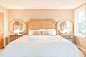 4 habitaciones, tabla de planchar con plancha, wifi y ropa de cama 