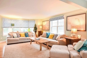 TV, offices - Spacious w/ Basketball Court & Playground! (Harwich)