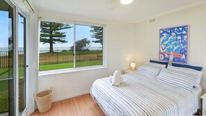 2 bedrooms, iron/ironing board, Internet, bed sheets - Marese 2 - Beachfront Unit (Avoca Beach)