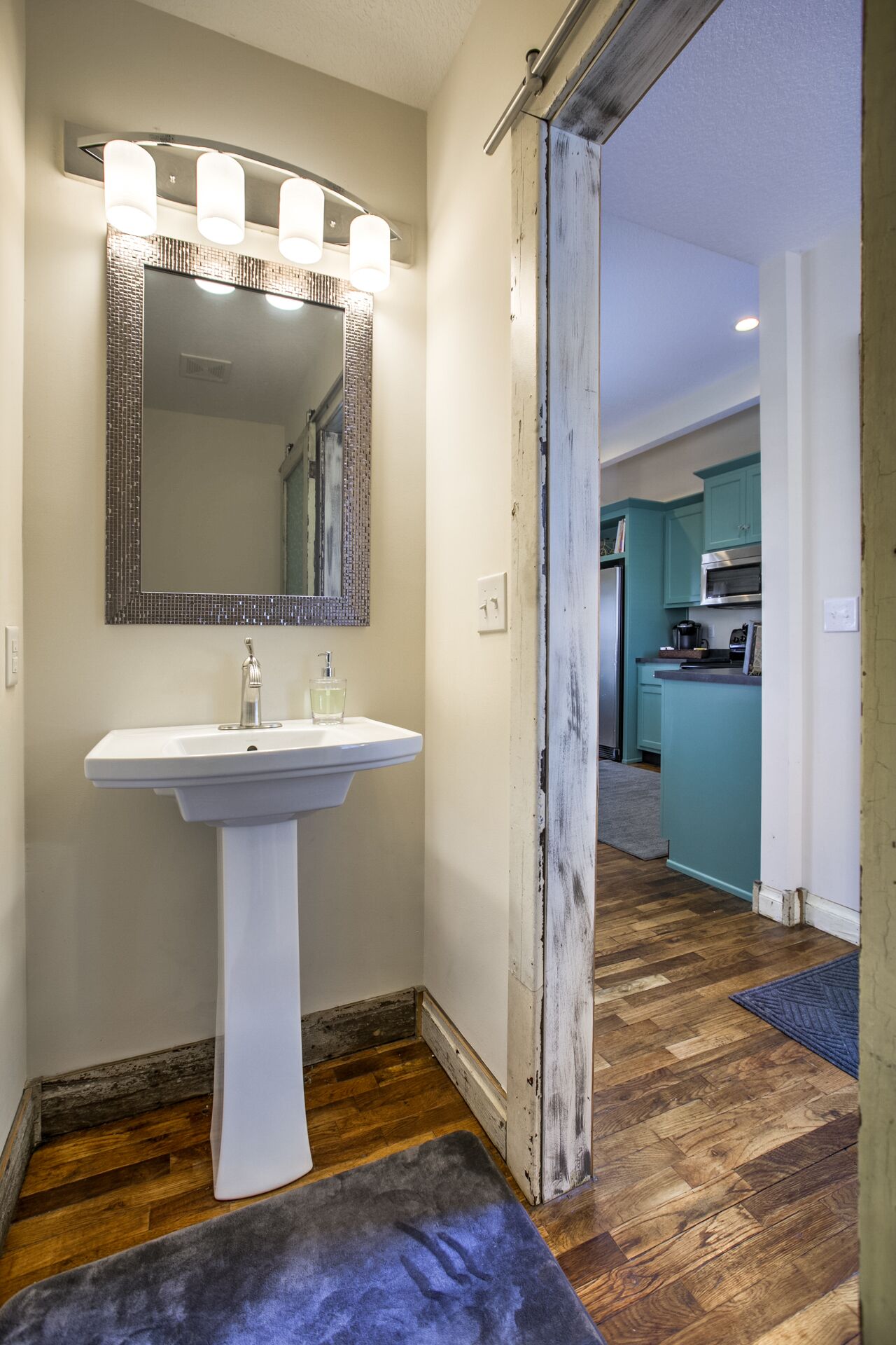 Cozy home in historic Excelsior Springs-Great Monthly Executive Rental