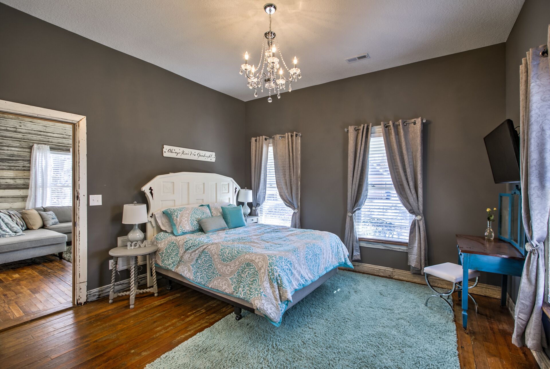 Cozy home in historic Excelsior Springs-Great Monthly Executive Rental