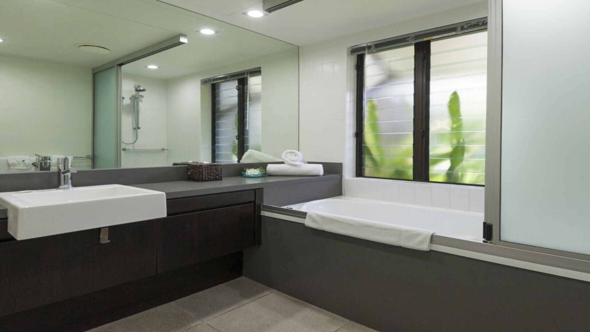 Azure 125-126 | Port Douglas — image 12