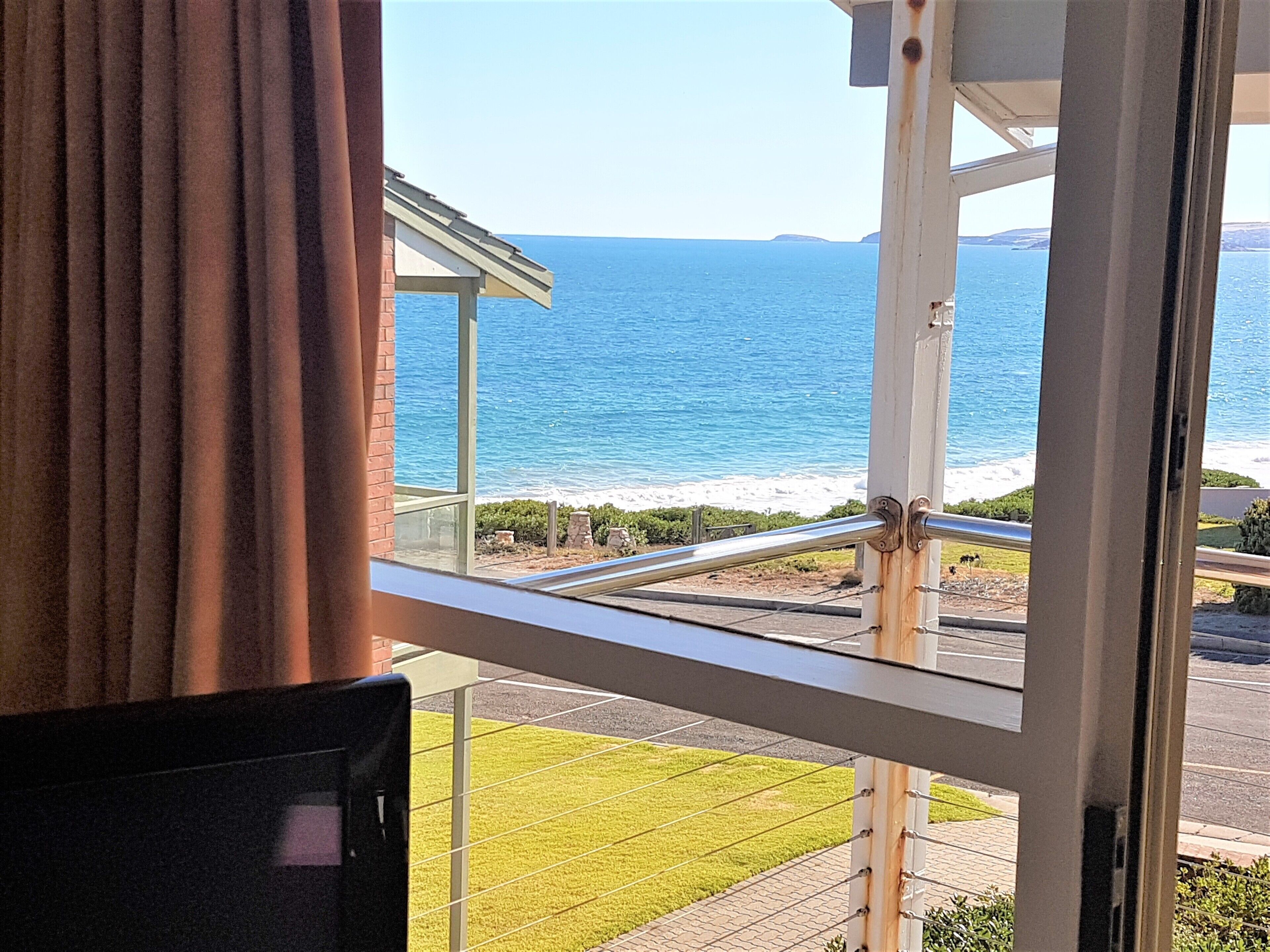 Meridian Port Elliot Beachfront, Spa, Encounter Holiday Rentals