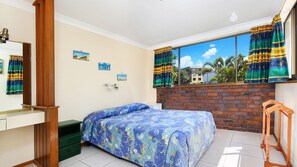 2 sovrum, strykjärn/strykbräda och sängkläder