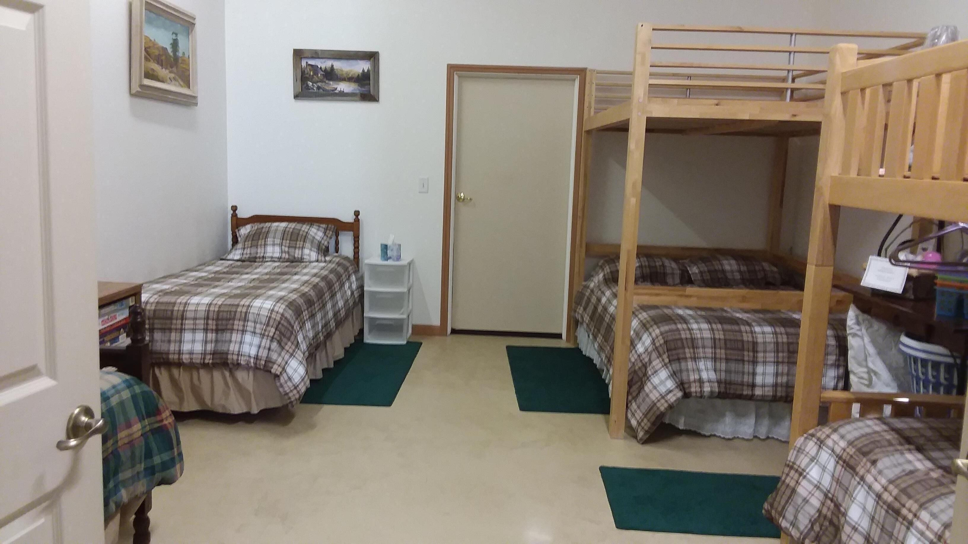 Ahwahnee Bunkhouse near Yosemite Nat'l Park