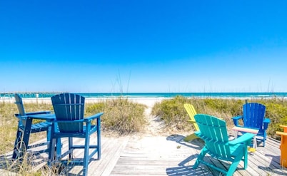 Beach Therapy - Oceanfront!! 4 BR / 3 BA Enjoy the views from Master Bedroom!