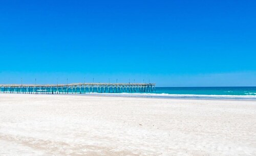 Beach Therapy - Oceanfront!! 4 BR / 3 BA Enjoy the views from Master Bedroom!